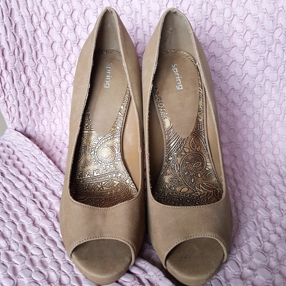 Spring Tan Suede Look Peep Toe Pumps - Picture 6 of 9